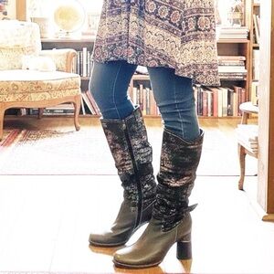 L’artiste Speshal Gold Knee High Heeled Boots